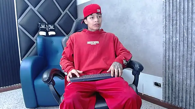 Dogan Renzo0 online show from February 2026 07:28:01 PM