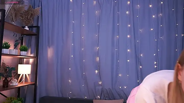 LanaRoxxy online show from April 2026 12:23:01 PM