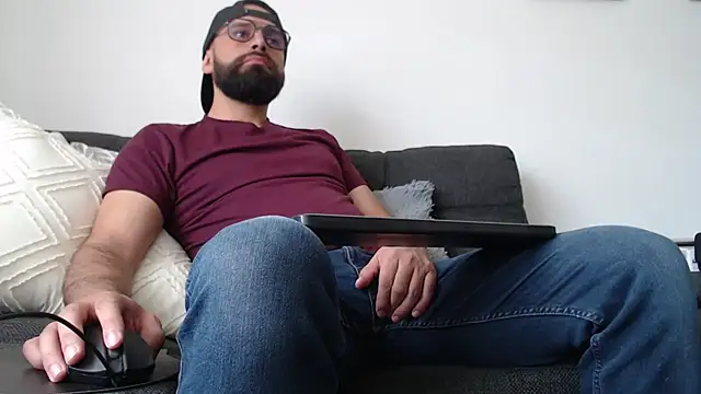 Snapshot of SpermsBank chatting on January 2026 04:33:01 PM SpermsBank online show from January 2026 04:33:01 PM