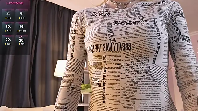 Snapshot of t_A_T_u chatting on March 2026 08:10:02 AM t A T u online show from March 2026 08:10:02 AM