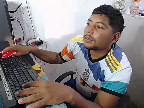 Snapshot of master_juju1921 chatting on February 2026 10:26:02 PM master juju1921 online show from February 2026 10:26:02 PM