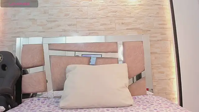 kendall grace online show from April 2026 11:20:01 AM