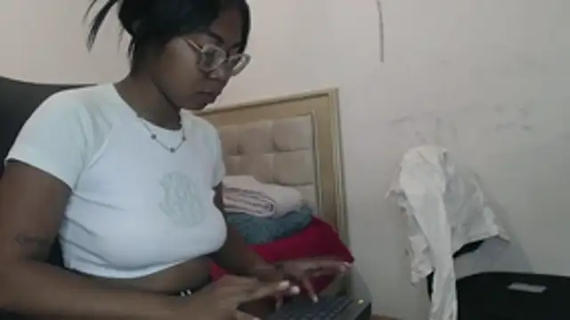 girl sexy27 online show from February 2026 02:18:01 PM