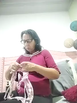 Snapshot of RosseLaure chatting on February 2026 02:28:01 AM RosseLaure online show from February 2026 02:28:01 AM