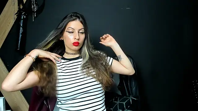 GoddesLeila online show from May 2026 04:36:02 PM