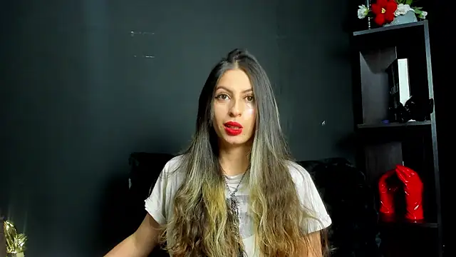 Snapshot of GoddesLeila chatting on July 2026 06:07:01 PM GoddesLeila online show from July 2026 06:07:01 PM