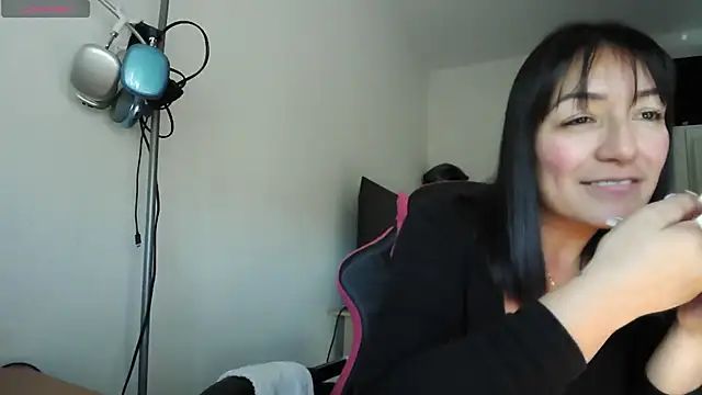 Yulian Milf online show from April 2026 03:09:01 PM