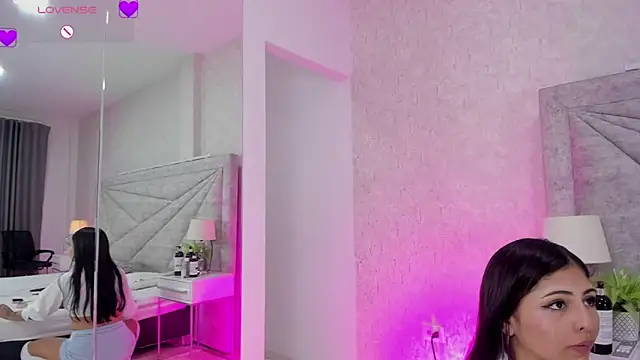 Snapshot of RousSweet- chatting on February 2026 09:09:02 PM RousSweet- online show from February 2026 09:09:02 PM