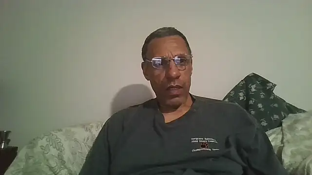 swimmer2496 online show from February 2026 03:47:01 AM