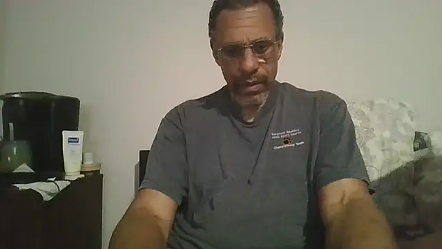 swimmer2496 online show from March 2026 07:12:02 AM