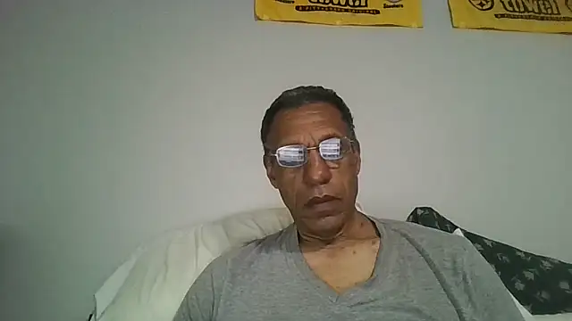 swimmer2496 online show from May 2026 11:38:02 AM