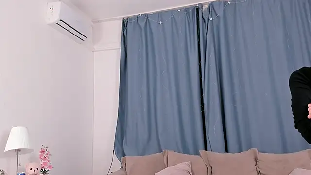 Snapshot of JackiYoss chatting on February 2026 12:24:01 PM JackiYoss online show from February 2026 12:24:01 PM