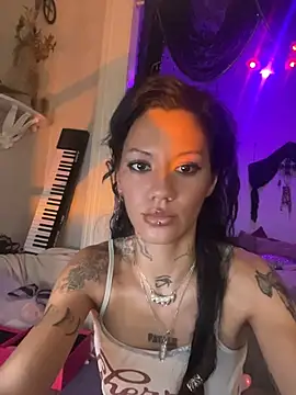 Snapshot of luxxlola chatting on June 2026 01:50:01 PM luxxlola online show from June 2026 01:50:01 PM