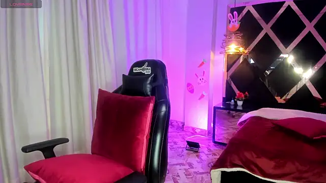 Lucia 24x online show from April 2026 01:25:02 PM