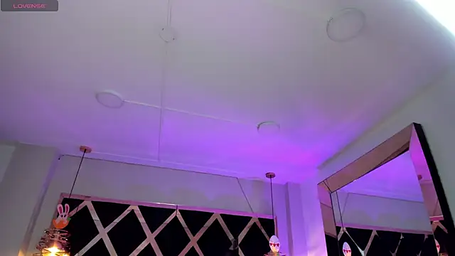 Lucia 24x online show from May 2026 01:05:02 PM