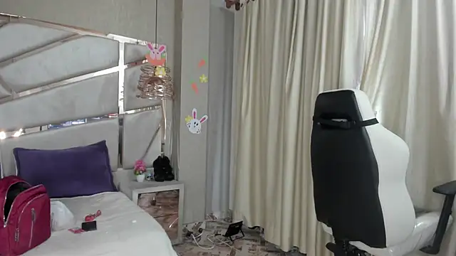 francis 20 online show from April 2026 01:13:02 PM