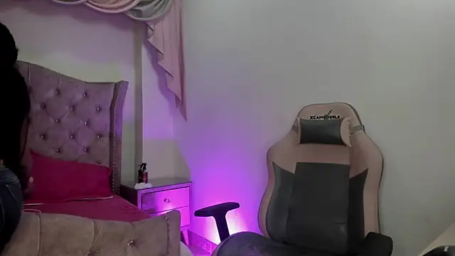 francis 20 online show from April 2026 01:31:02 PM