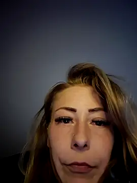 dewimp1 online show from June 2026 07:38:02 PM