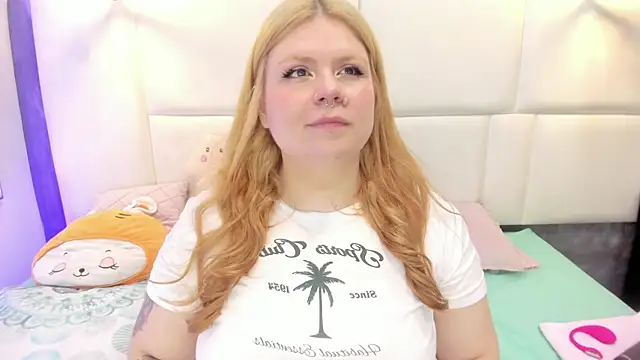 Snapshot of Martina_armos chatting on May 2026 01:37:02 PM Martina armos online show from May 2026 01:37:02 PM