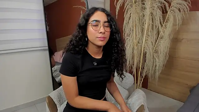 scarlett25   online show from April 2026 08:23:01 PM