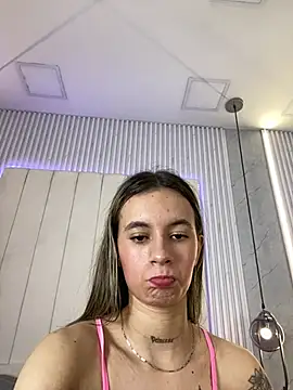 Snapshot of JuliaColemann chatting on January 2026 07:11:01 PM JuliaColemann online show from January 2026 07:11:01 PM