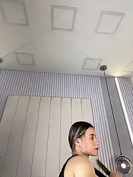 Snapshot of JuliaColemann chatting on March 2026 12:07:01 PM JuliaColemann online show from March 2026 12:07:01 PM