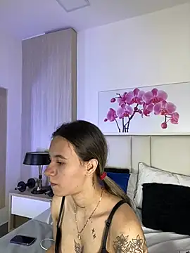 JuliaColemann online show from June 2026 11:49:02 AM
