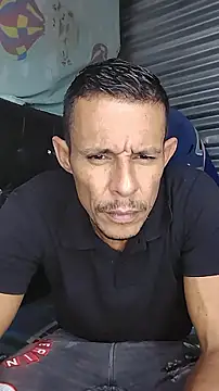 juanmaur22 online show from January 2026 04:22:02 PM