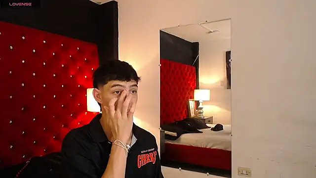 Logan Woods online show from January 2026 09:07:02 PM