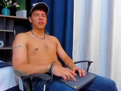 Snapshot of Tobias_Vega chatting on February 2026 02:30:01 AM Tobias Vega online show from February 2026 02:30:01 AM