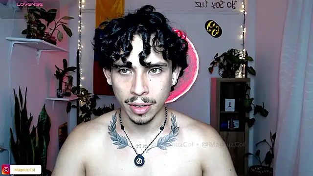 Snapshot of Magnuz_Col chatting on February 2026 01:32:02 AM Magnuz Col online show from February 2026 01:32:02 AM