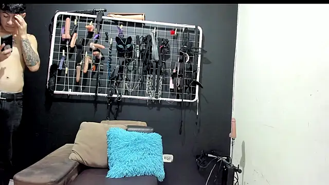 Snapshot of Slave_Melany_bdsm chatting on May 2026 01:07:01 PM Slave Melany bdsm online show from May 2026 01:07:01 PM