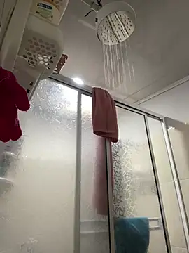 Snapshot of lizzy_luminair chatting on February 2026 10:11:02 PM lizzy luminair online show from February 2026 10:11:02 PM