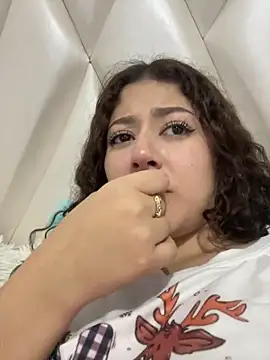 Snapshot of lizzy_luminair chatting on March 2026 03:23:02 AM lizzy luminair online show from March 2026 03:23:02 AM