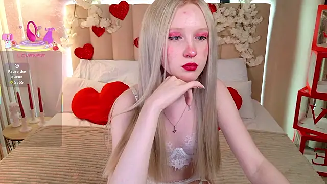 Snapshot of Sia_Hart chatting on February 2026 12:03:01 PM Sia Hart online show from February 2026 12:03:01 PM