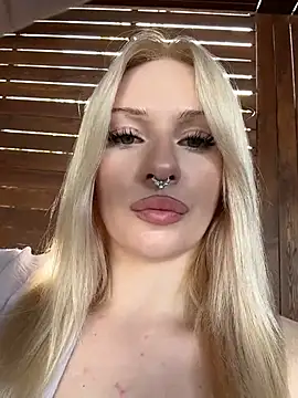 DayaFoxy online show from July 2026 01:17:01 PM