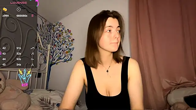 Snapshot of MistressBabe chatting on June 2026 04:07:02 PM MistressBabe online show from June 2026 04:07:02 PM