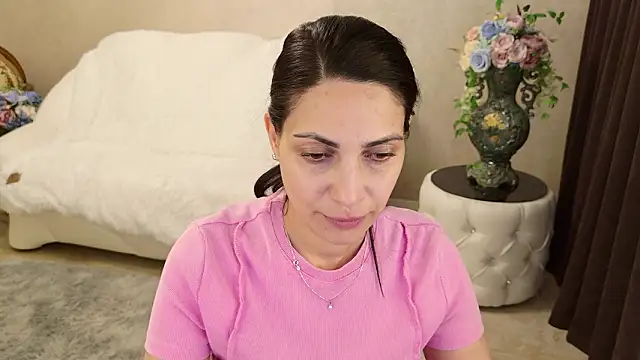 Snapshot of LovelyBeatrice chatting on February 2026 06:17:01 AM LovelyBeatrice online show from February 2026 06:17:01 AM