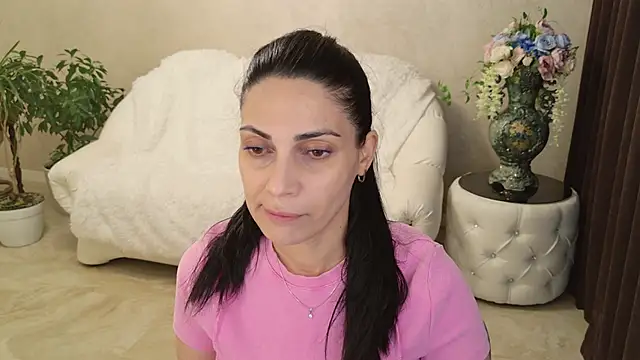 Snapshot of LovelyBeatrice chatting on April 2026 12:09:02 PM LovelyBeatrice online show from April 2026 12:09:02 PM
