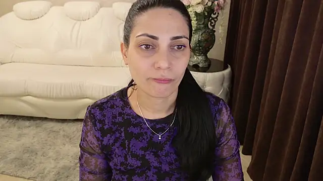 Snapshot of LovelyBeatrice chatting on June 2026 10:51:02 AM LovelyBeatrice online show from June 2026 10:51:02 AM