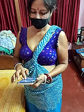 Snapshot of Little-Roshni chatting on June 2026 03:18:01 PM Little-Roshni online show from June 2026 03:18:01 PM