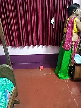 Snapshot of Little-Roshni chatting on July 2026 06:15:02 PM Little-Roshni online show from July 2026 06:15:02 PM