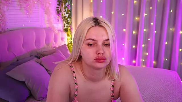 Snapshot of AmeliaWeells chatting on May 2026 04:07:01 AM AmeliaWeells online show from May 2026 04:07:01 AM