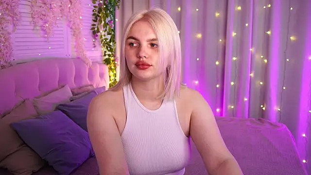 Snapshot of AmeliaWeells chatting on May 2026 02:42:01 AM AmeliaWeells online show from May 2026 02:42:01 AM