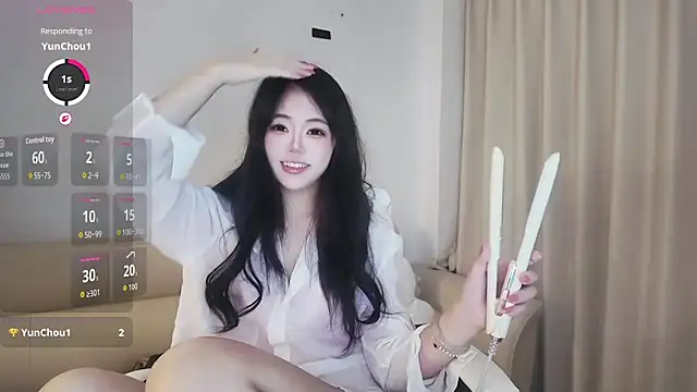 Snapshot of Jolie-22 chatting on May 2026 01:16:02 PM Jolie-22 online show from May 2026 01:16:02 PM