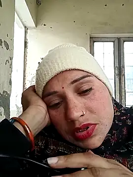 Snapshot of Cute-karisma1234 chatting on February 2026 03:59:02 AM Cute-karisma1234 online show from February 2026 03:59:02 AM