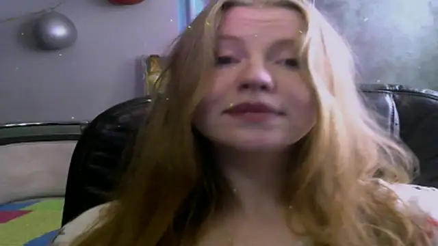 Snapshot of Space_Girls_699 chatting on May 2026 01:28:01 PM Space Girls 699 online show from May 2026 01:28:01 PM