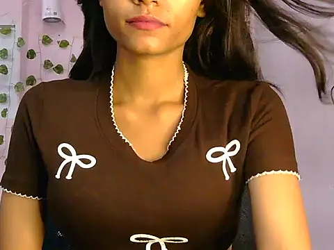Snapshot of angelpriya_ chatting on May 2026 01:52:01 PM angelpriya online show from May 2026 01:52:01 PM
