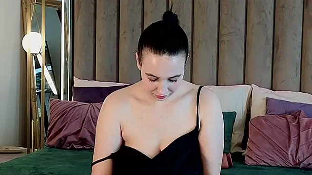 MavisReeve online show from April 2026 09:54:01 AM