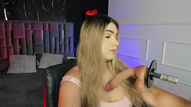 Snapshot of Liiahfontaine chatting on February 2026 11:22:01 AM Liiahfontaine online show from February 2026 11:22:01 AM